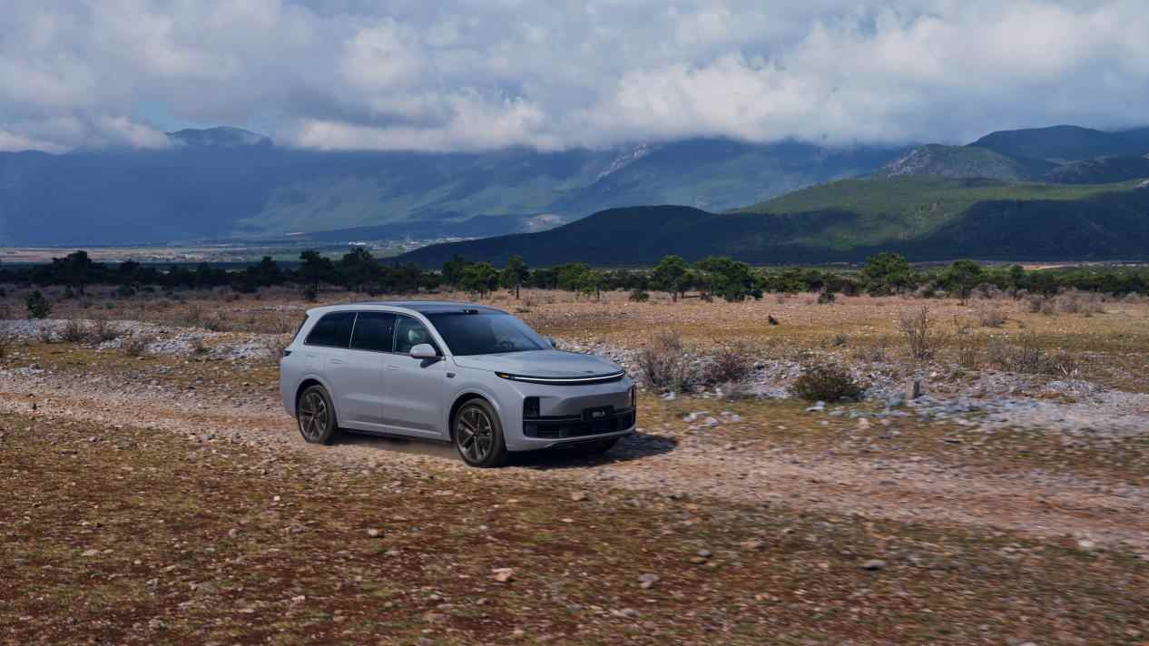 李想卸任执行董事，注册资本骤降89.5%释放何信号