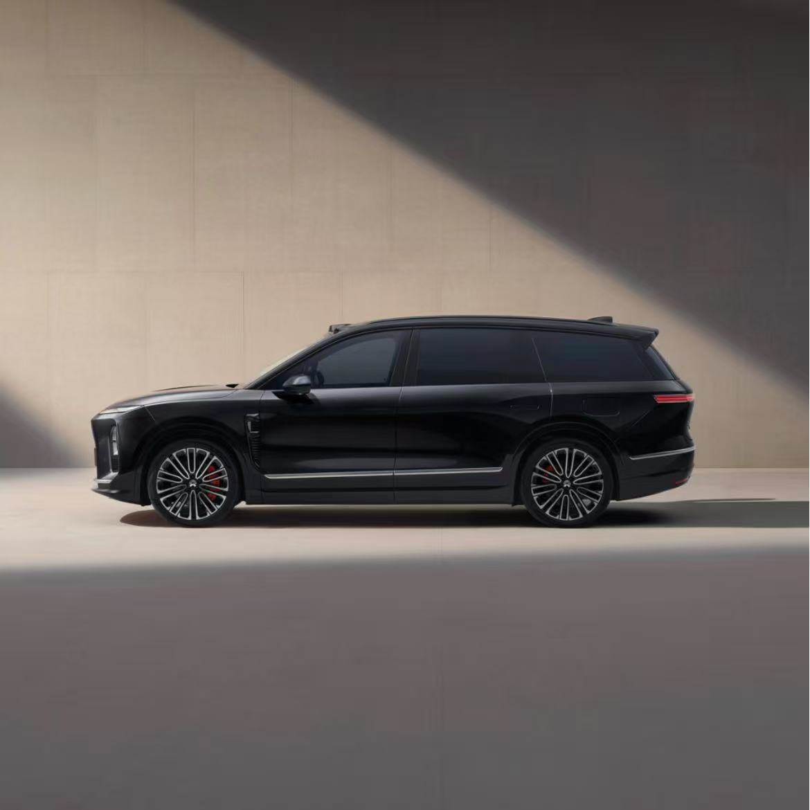 [ES8后排娱乐扩展方案更新：12月22日起实施，取消U盘本地视频与USB-C外接屏，积分补偿可选原方案后装]