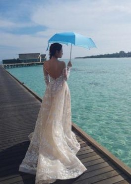 YIGELILA2018安以轩同款 性感露背网纱刺绣长袖小礼服连衣裙63503