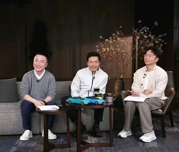 小米SU7改款车型正式发布，性能与智能配